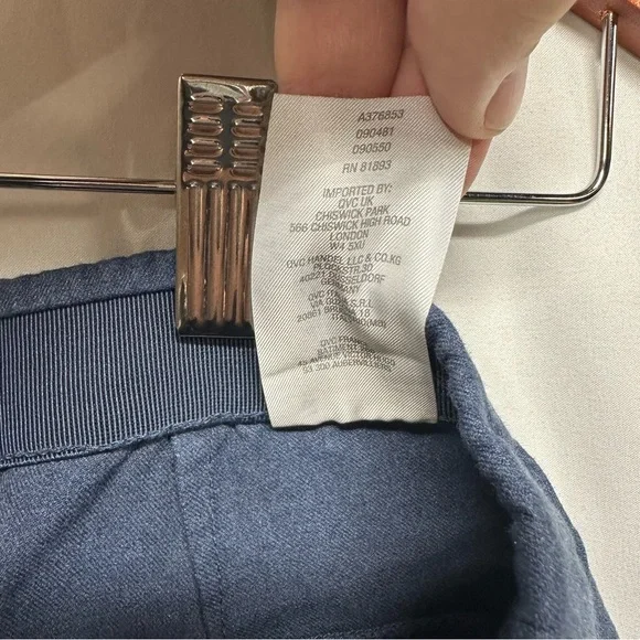 Isaac Mizrahi Live Navy Blue Wide Leg Capri Pants Women’s Size 10 - Picture 5 of 8